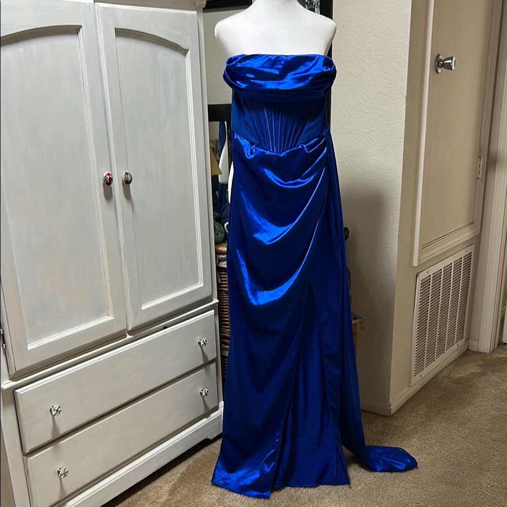 Elegant Royal Blue Strapless Gown